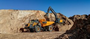 HYUNDAI SCHIMBĂ REGULILE JOCULUI - NOUL MODEL HA45A 4X4 REDEFINEȘTE AUTOBASCULANTA ARTICULATĂ